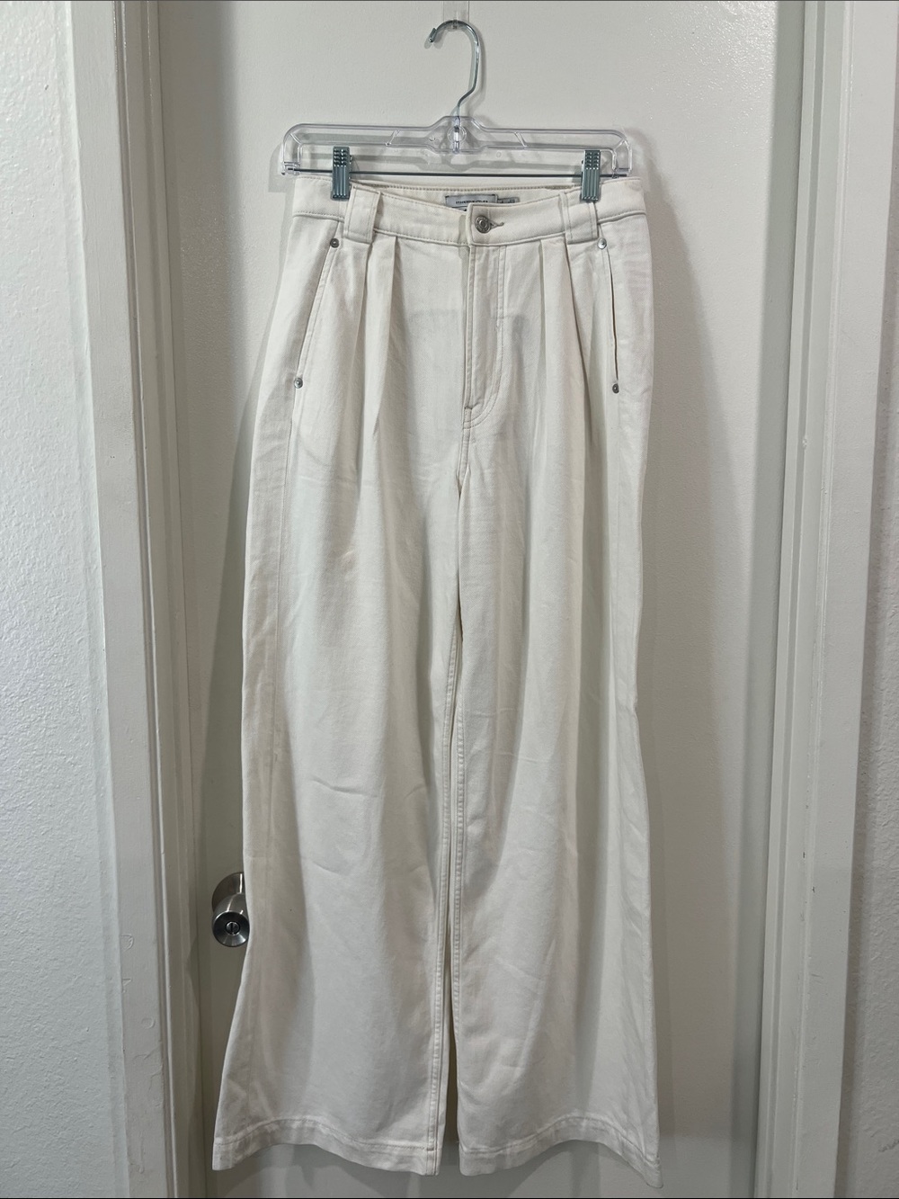 & Other Stories Off-White Wide-Leg Pleated Jeans full length size 2